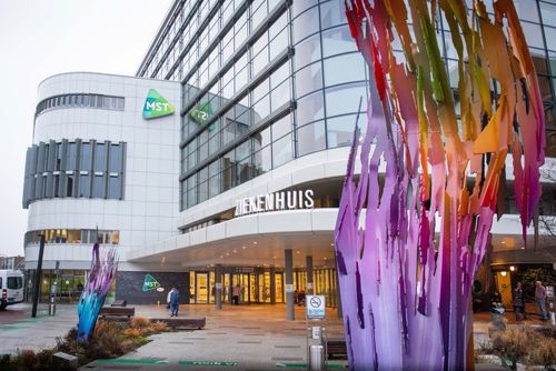 GS1 breidt Strategic Council Gezondheidszorg uit met twee nieuwe leden - MST Hoofdingang